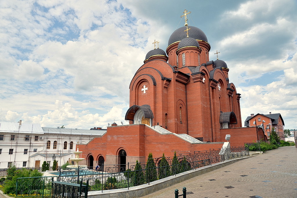 Алатырский чувашия. Свято-Троицкий монастырь (Алатырь). Святотроицкиймуржкоймонастырьалатырь. Троицкий Алатырский мужской монастырь, Алатырь. Мужской монастырь в Алатыре Чувашия.