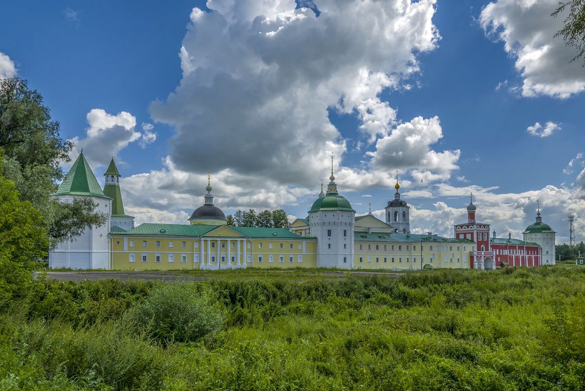 белый раст церковь михаила фото 98